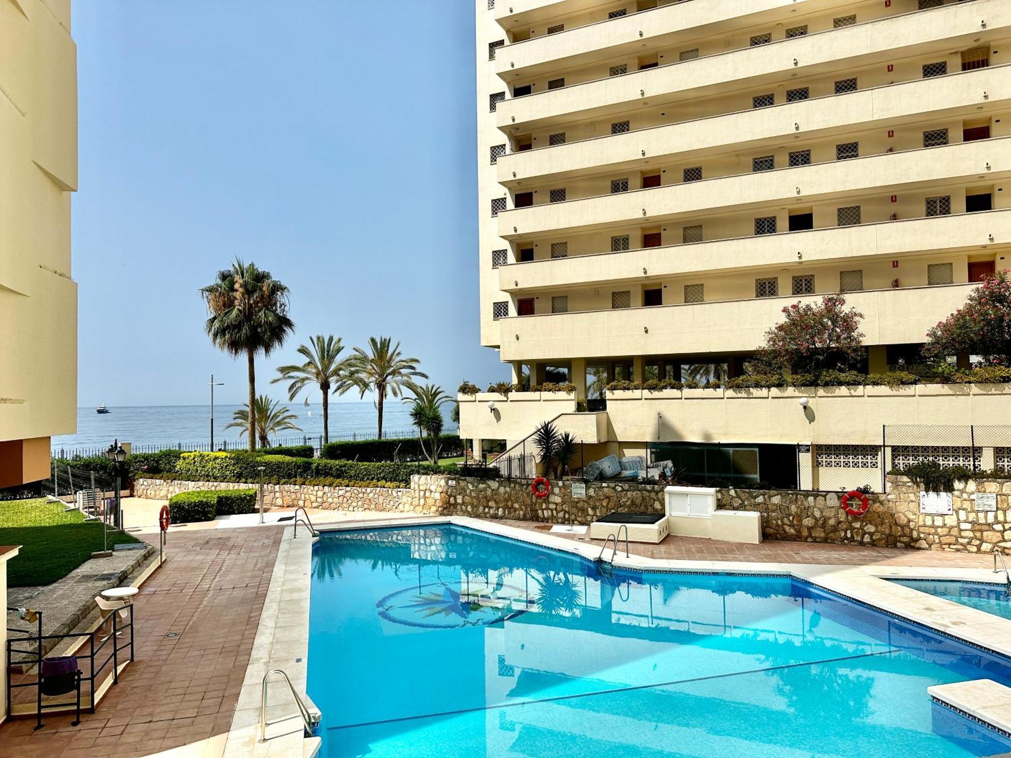 Loft 18 Beachfront Marbella Center Bagian luar foto